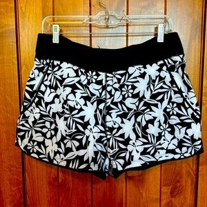 Lands End swim shorts 3” inseam w/ pockets